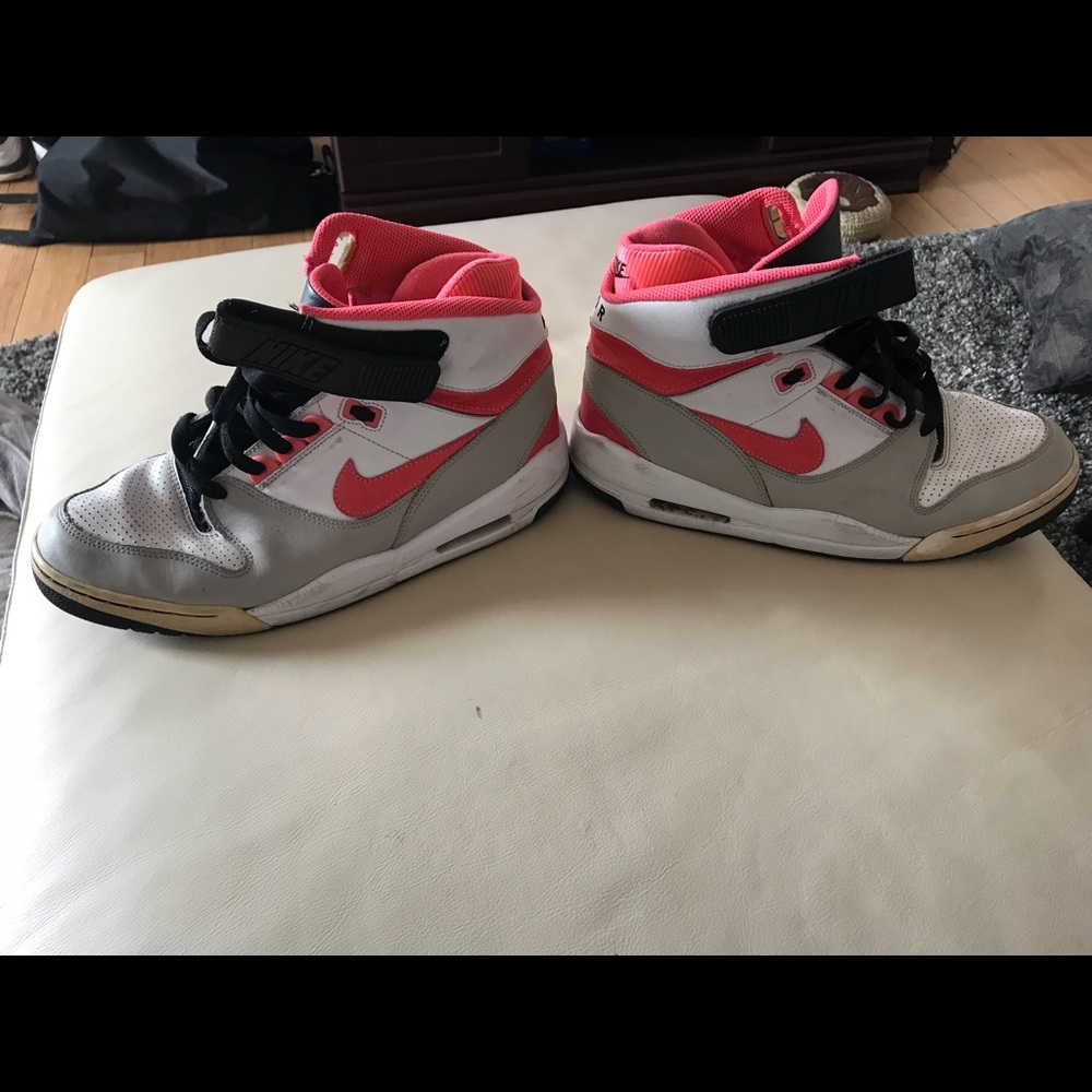 Retro Neon Pink Nike’s - Size 9